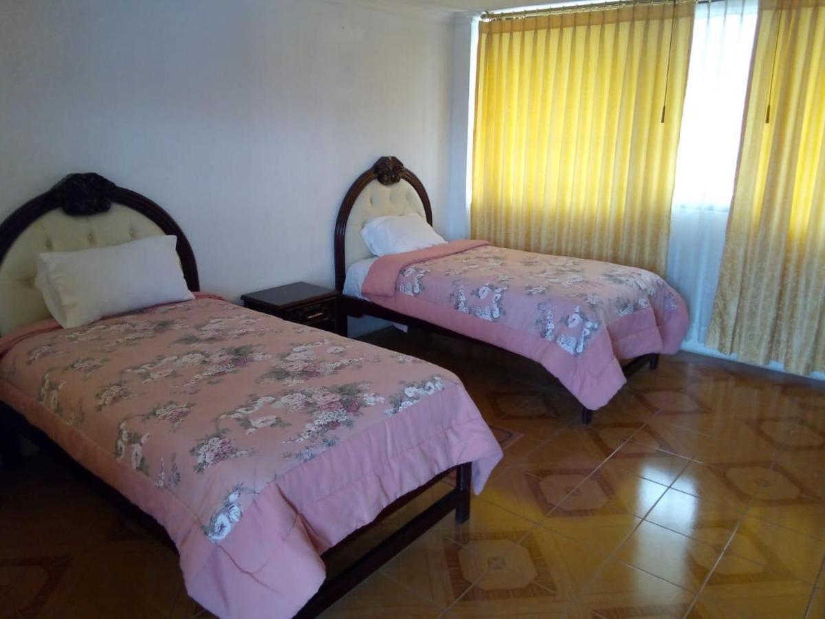 Hotel International Prestige Амбато Екстериор снимка